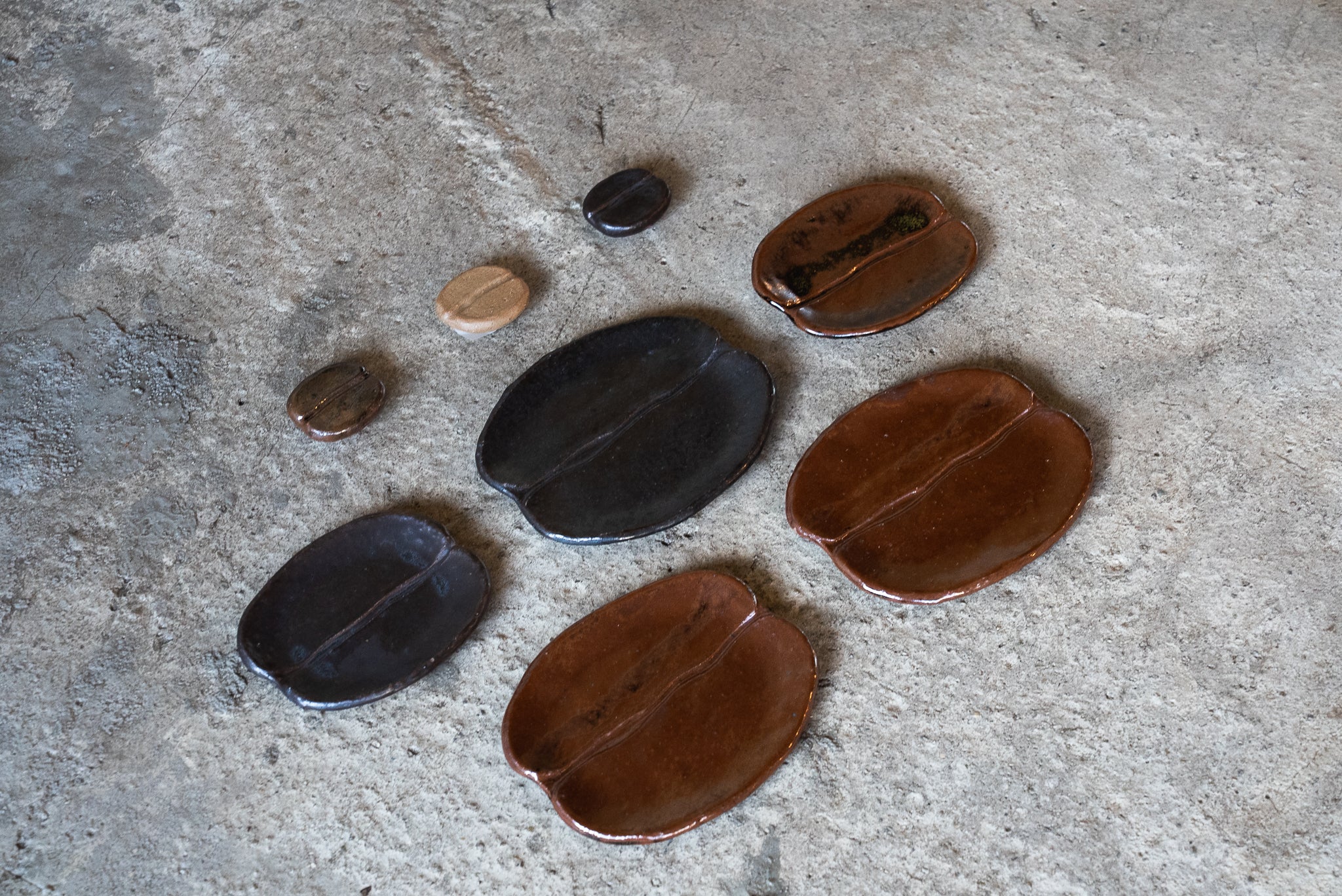 コーヒー豆 皿（S) こげ茶